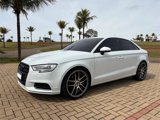 AUDI A3 1.4 TFSI SEDAN AMBIENTE 16V FLEX 4P TIPTRONIC AUDI A3 1.4 TFSI SEDAN AMBIENTE 16V FLEX 4P TIPTRONIC